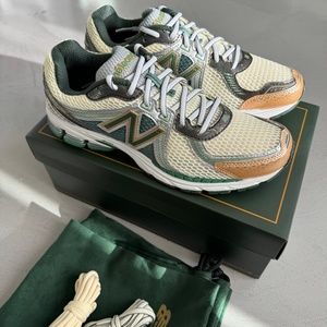 Size 9 - New Balance 860v2 x Aime Leon Dore Low ALD Green